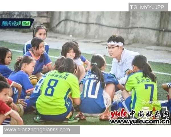 退役足球明星的艰难人生与困境探讨:辉煌背后的孤独与挑战 退役足球明星的艰难人生与困境探讨:辉煌背后的孤独与挑战